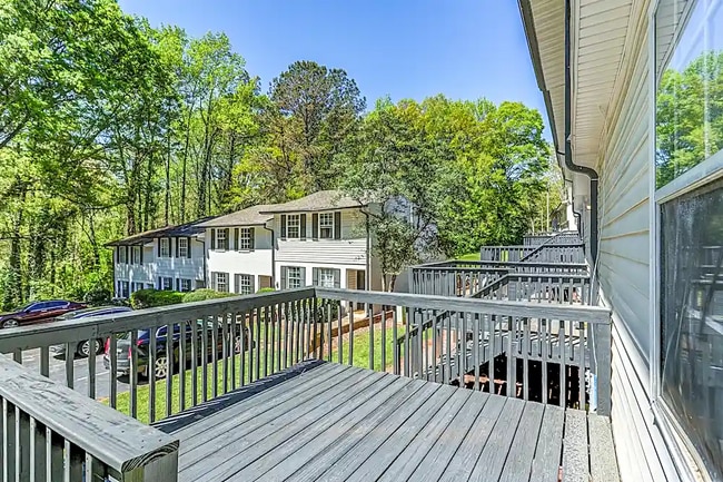 Building Photo - 418 Creekview Ct