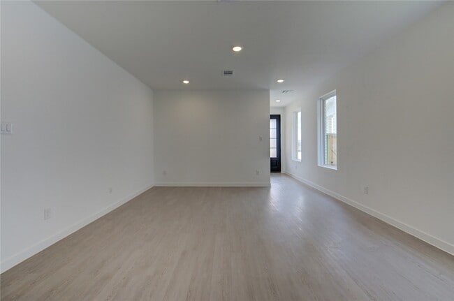 Building Photo - 1047 Blue Stone Dr