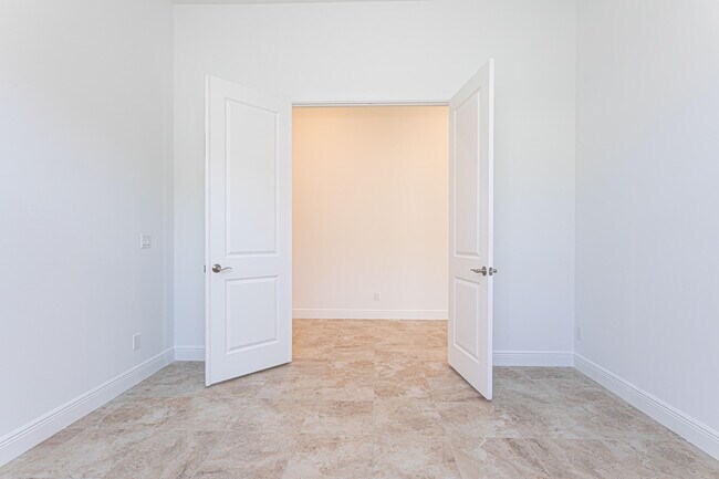 Building Photo - 9155 SW Esule Way