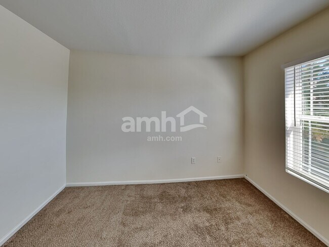 Building Photo - 2275 Coach House Loop