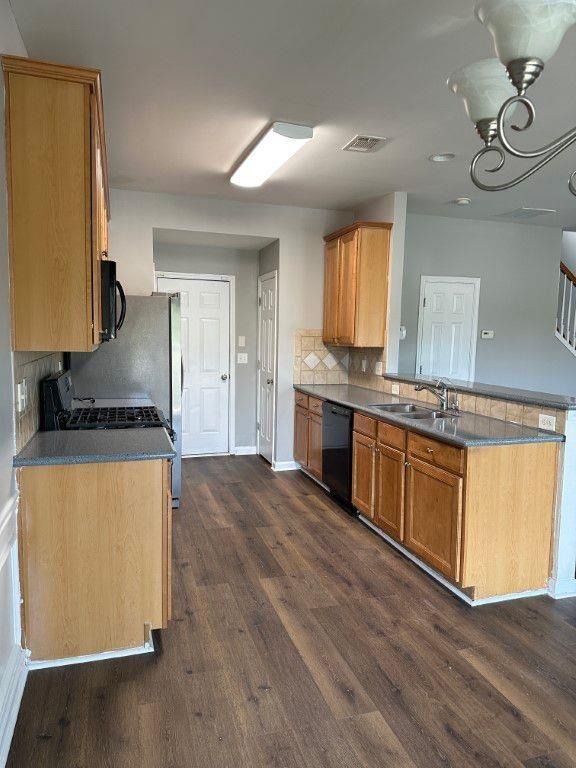 Building Photo - 2083 Deptford Dr