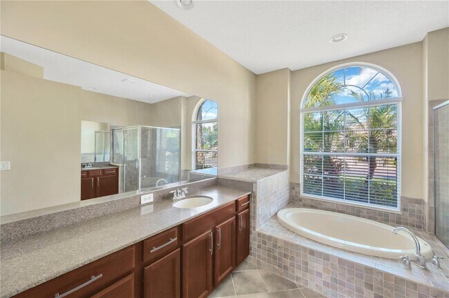 Building Photo - 1833 Mira Lago Cir