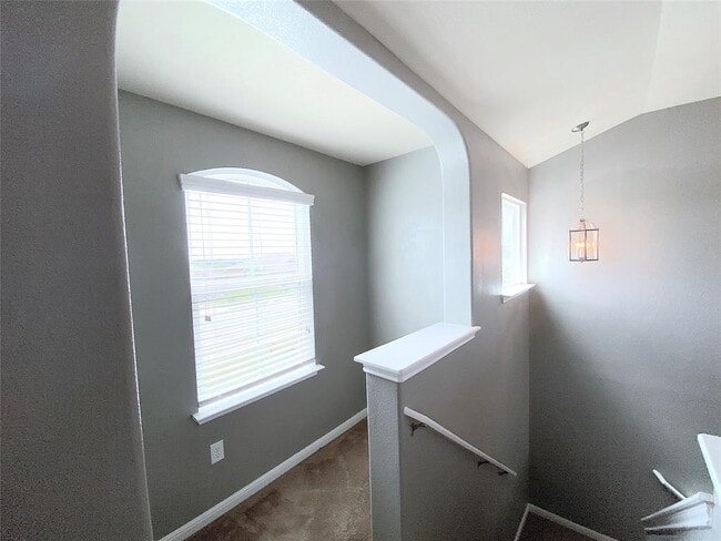 Building Photo - 122 Liard River Rd