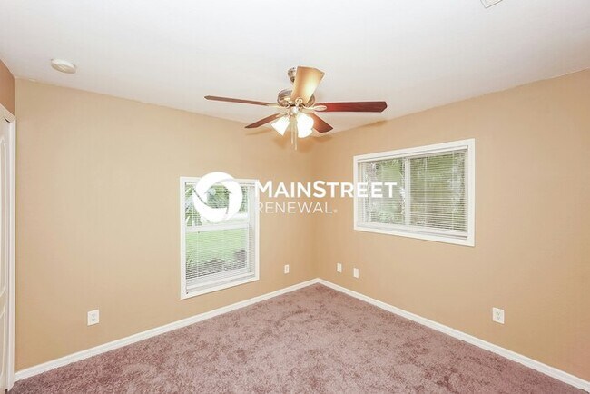 Building Photo - 3 Bedroom Pet-Friendly Home in North Port, FL with Main Street Renewal
