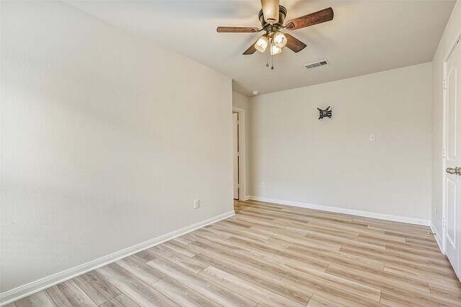 Building Photo - 23144 Shakespeare Dr