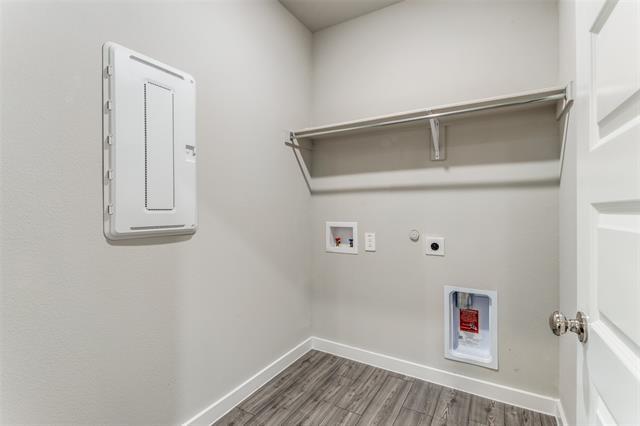 Building Photo - 2413 Spring Side Dr