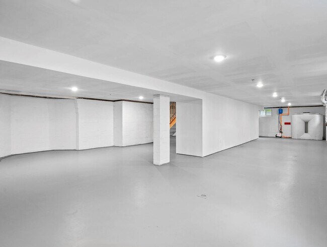 Building Photo - 1111 Hardscrabble Rd