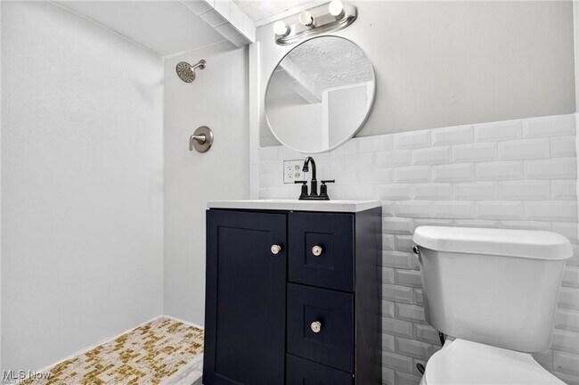 Building Photo - 4521 Golfway Rd