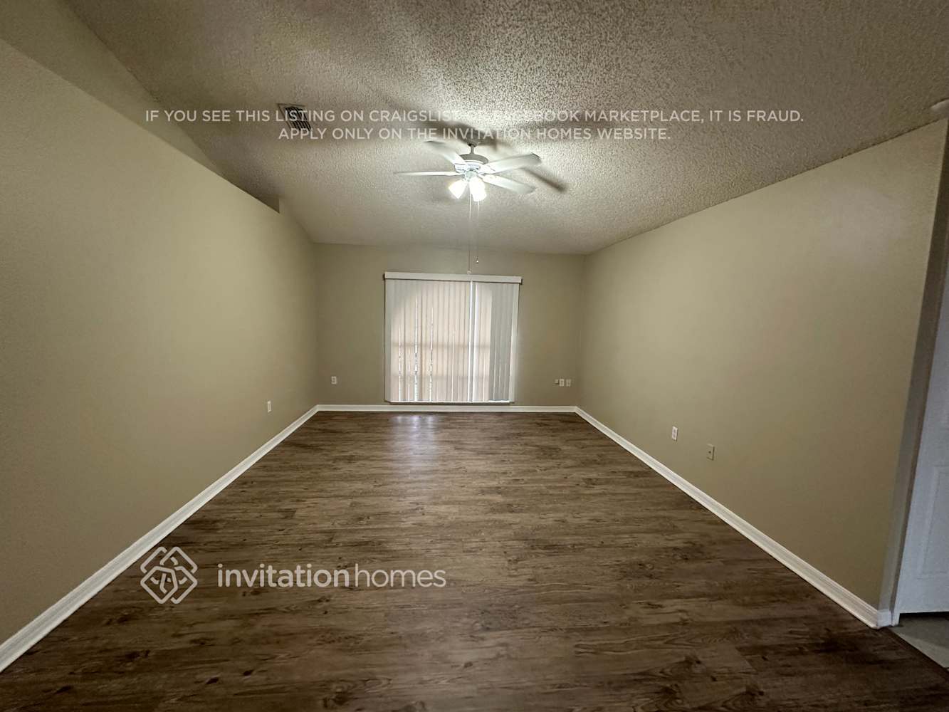 Building Photo - 2165 Clearwater Dr