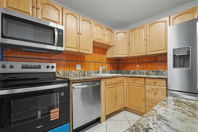 Building Photo - 20335 W Country Club Dr