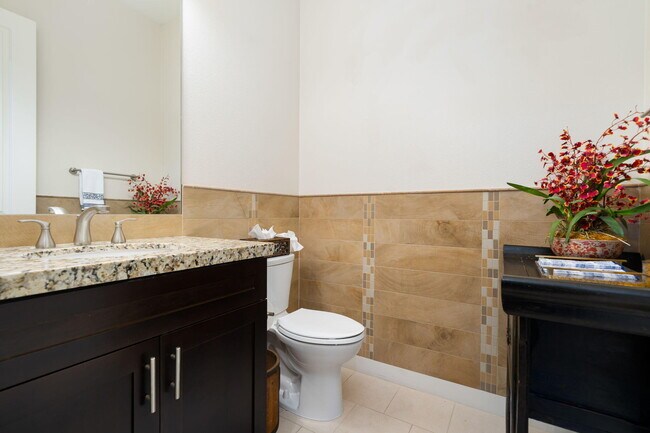 Building Photo - 53385 Avenida Mendoza