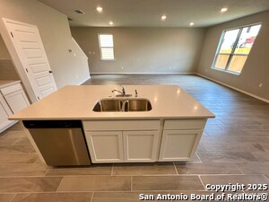 Building Photo - 204 Kinsley Wy