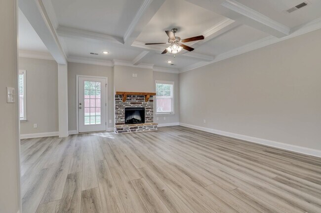 Building Photo - COMING SOON!  Comfort AND sophistication in Martinez, GA