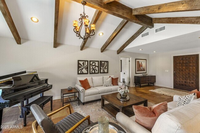 Building Photo - 7620 E Vía Del Placito