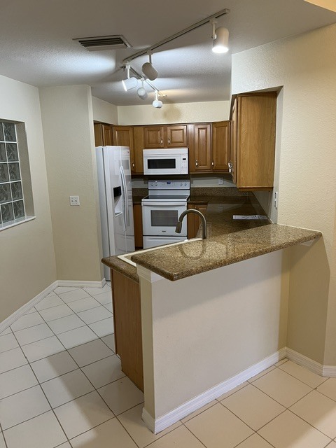 Kitchen - 12515 McGregor Blvd