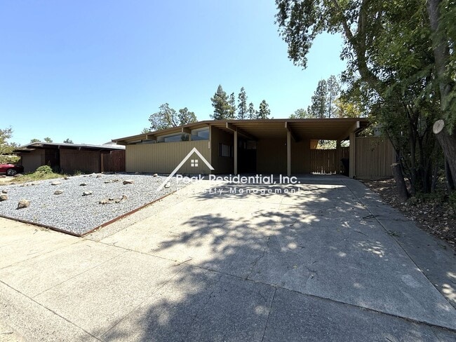 Primary Photo - Mid-Century Modern 3bd/2ba Near Madison & ...
