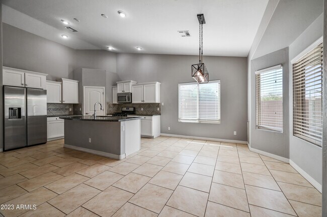 Building Photo - 11502 E Sable Ave