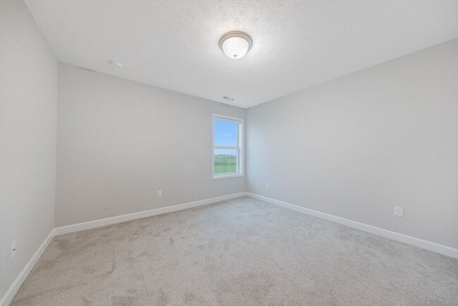 Building Photo - 4 Bed, 4 Bath House on Legends Golf Course