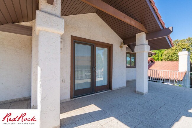 Building Photo - Spacious 5 Bedroom Home in A Quiet Communi...