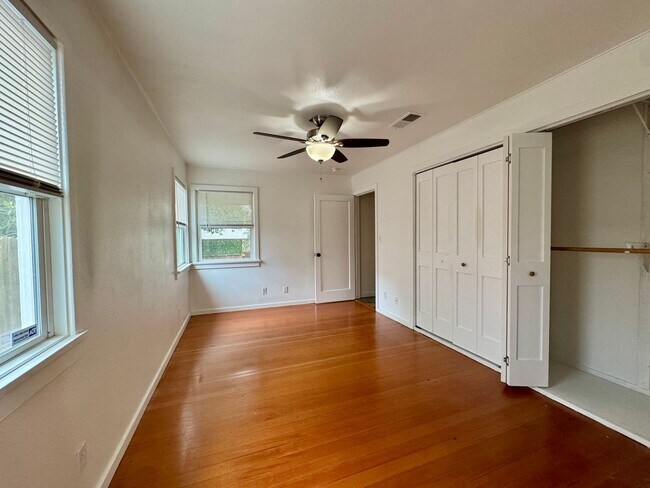 Building Photo - 344 Loleta Dr