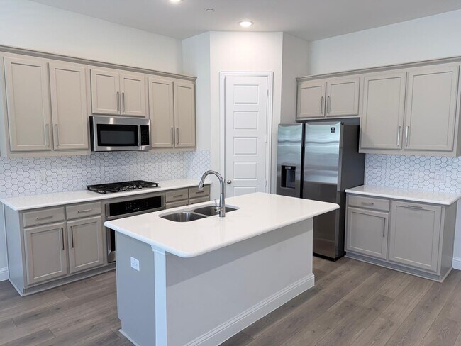 Building Photo - 4717 Piedras Lanzar Dr