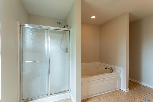 Building Photo - 3474 Avalon Lake Dr SW