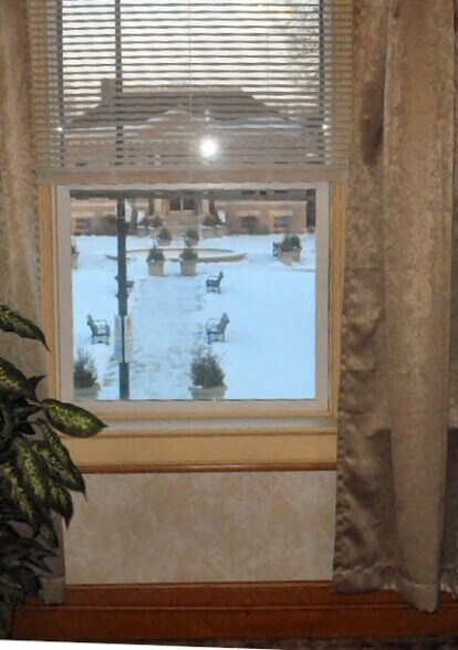 Building Photo - 24 Main St S