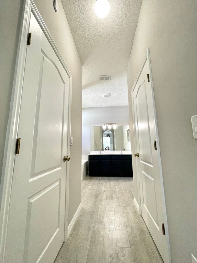 Building Photo - Gorgeous 3/2 Pool Home in Apopka's Parkside at Errol Estate!