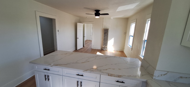 Building Photo - 507 W 59th Pl