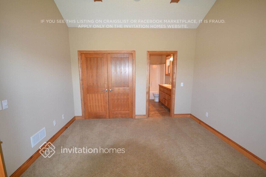 Building Photo - 3038 Walden Dr