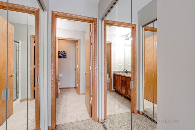 Building Photo - 2913 Saganashkee Ln