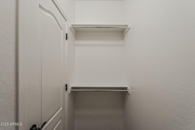 Building Photo - 2008 E Stacey Rd