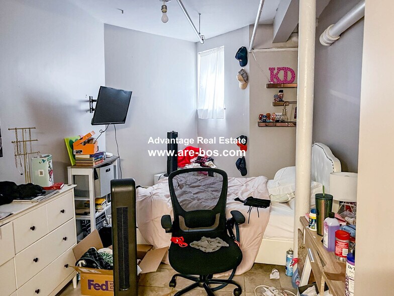apt 23 - 1066 Commonwealth Ave