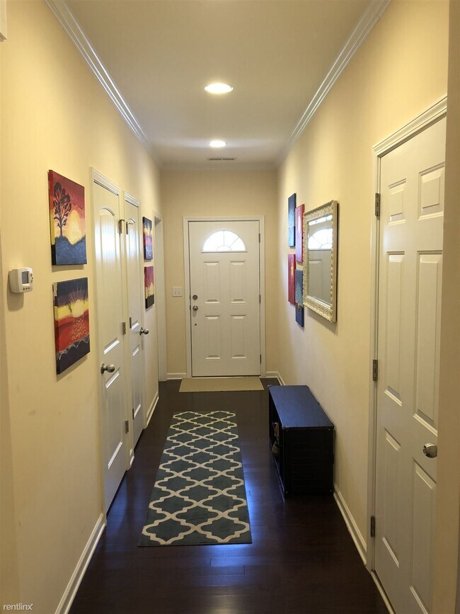 Building Photo - 3 br, 2.5 bath Townhome - 108 Bella Place