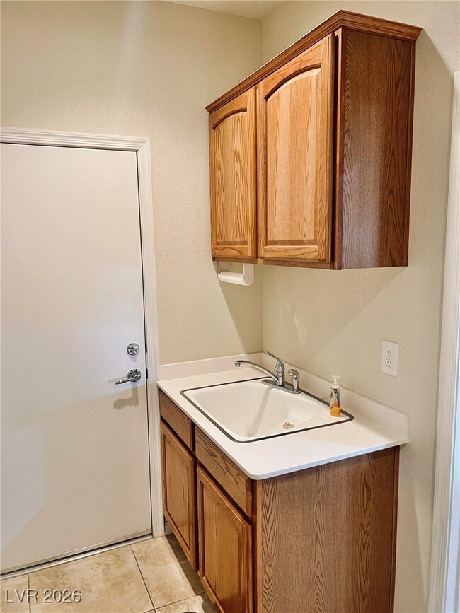 Building Photo - 2192 Canyonville Dr