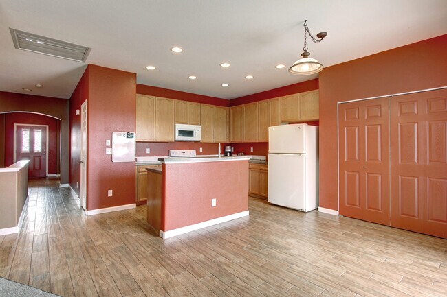 Building Photo - The Meadows of Castle Rock Ranch home w/finished basement & Mountain Views.