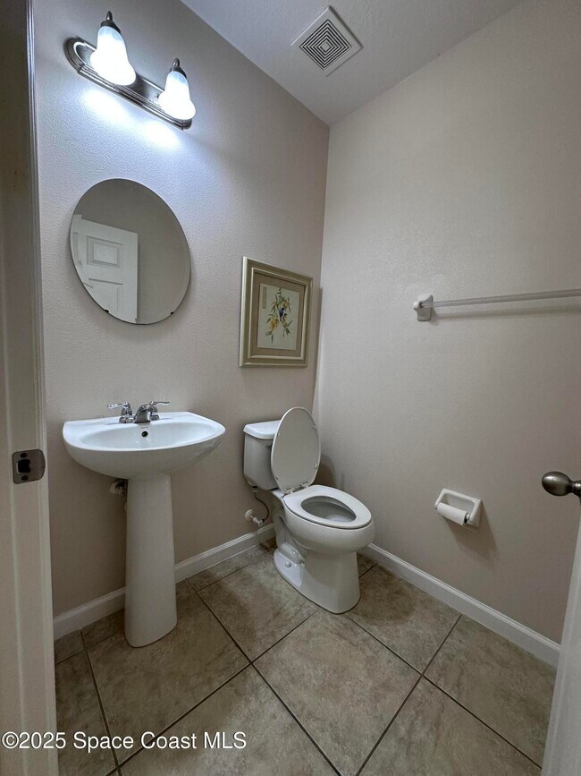 Building Photo - 1526 Litchfield Dr