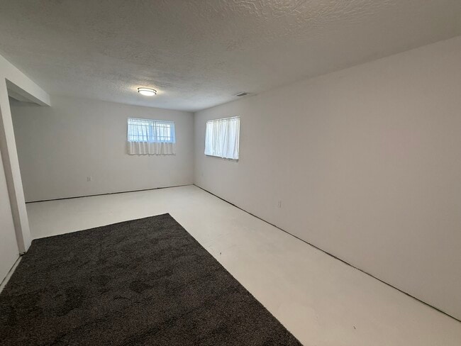 Building Photo - 451 N Montgomery St