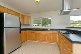 Building Photo - SPACIOUS, 2 BEDROOM 2 BATH KAILUA RENTAL, ...