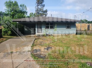 Building Photo - Charming Newly Remodeled 3-Bedroom Home wi...
