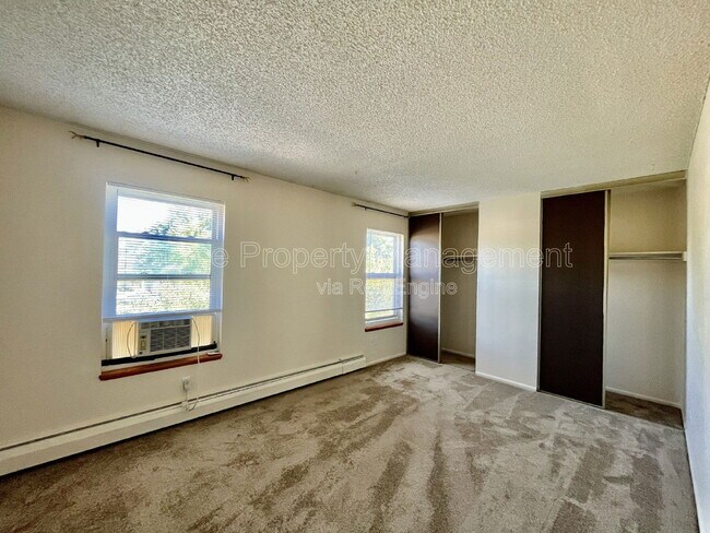 Building Photo - 2582 Ridge Dr