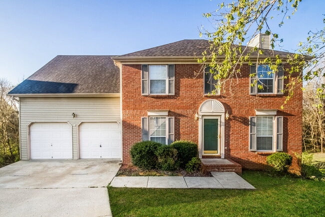 Building Photo - 1215 Cedarbend Dr