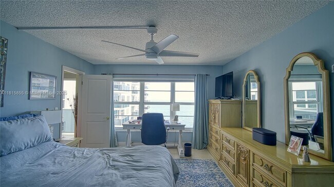 Building Photo - 3500 Galt Ocean Dr