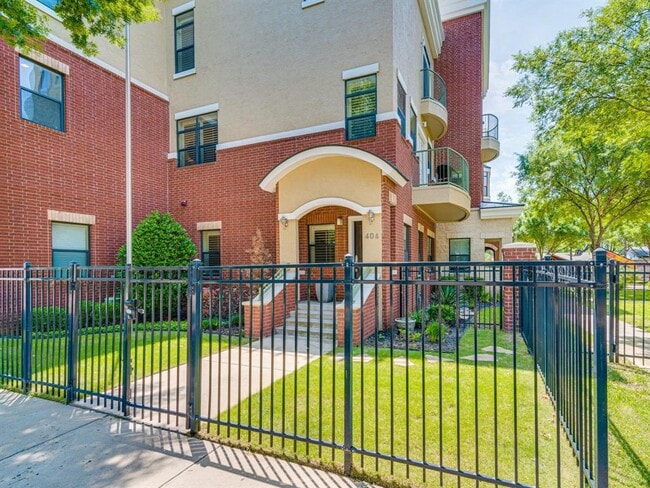 Building Photo - 1207 Beaconsfield Lane