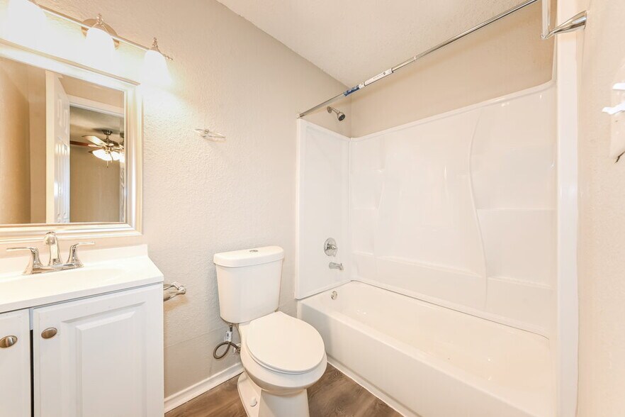 Building Photo - 1101 Twin Cedar Ct