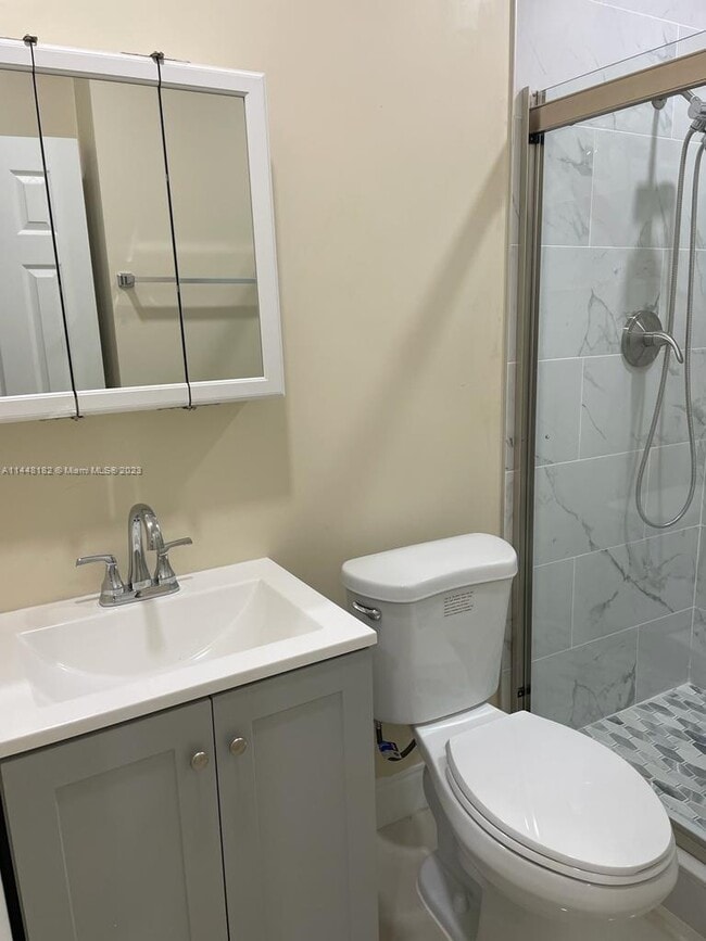 Building Photo - 630 NW 42nd Ave