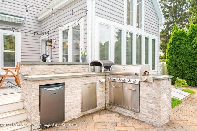 Building Photo - 623 Brooklyn Blvd