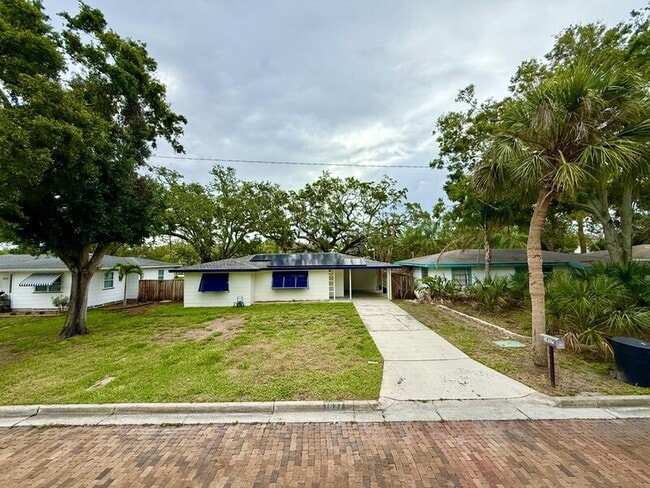 Primary Photo - 1837 Pasadena Dr