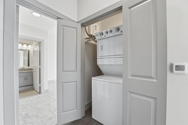 Building Photo - 6955 Turtlewood Dr