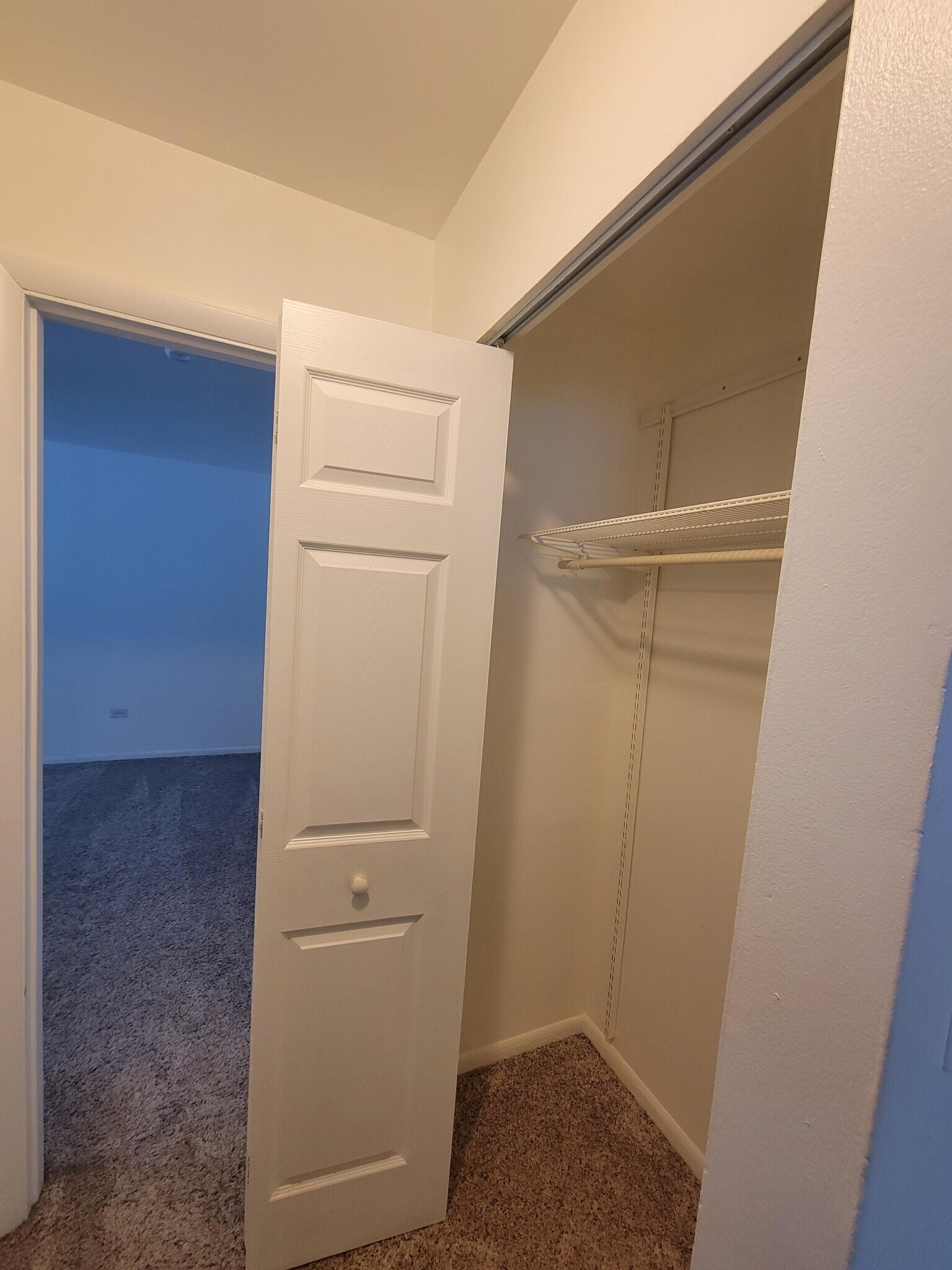 Building Photo - 2214 S Goebbert Rd